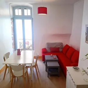 Joli Duplex Avec Balcon Et Vue Sur Place Du Centre Historique ! Apartment